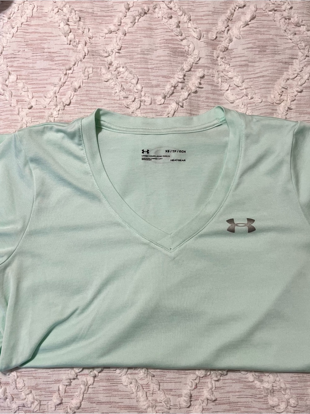 Under Armour Mint Green V-Neck Short Sleeve Performance Tee